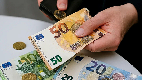 Ден за историята: От днес плащаме единствено с евро