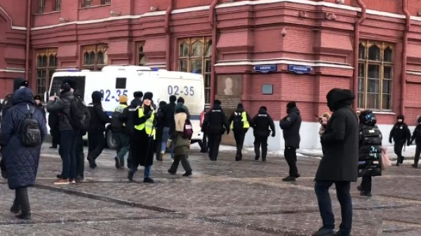 Масов арест на журналисти в Москва: Путин не иска светът да види протестите срещу мобилизацията