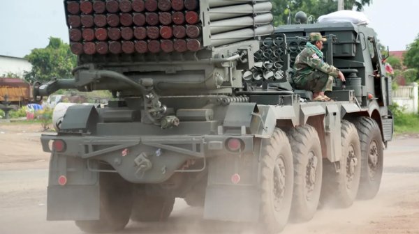 Защо Тайланд и Камбоджа воюват отново след примирието на Тръмп?