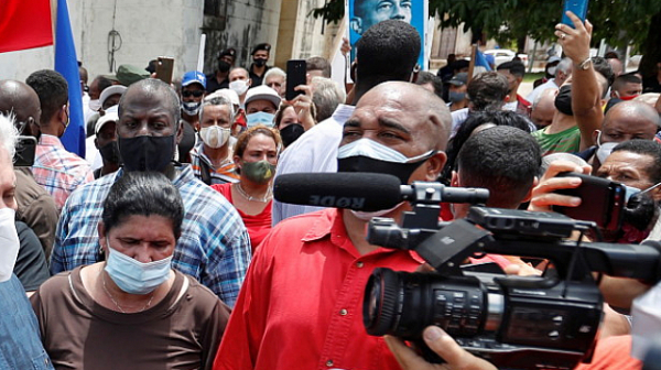 Хиляди хора излязоха на протести в Куба