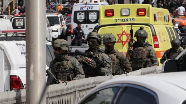 Палестинец уби двама души в Северен Израел