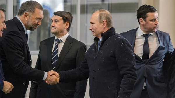 Тайният кръг около Путин, който дърпа конците на войната с Украйна