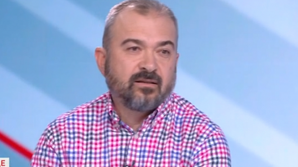 Виктор Лилов: Има натиск върху хомосексуални политици