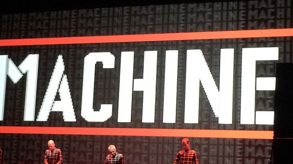 450 вещи на Флориан Шнайдер от Kraftwerk на търг