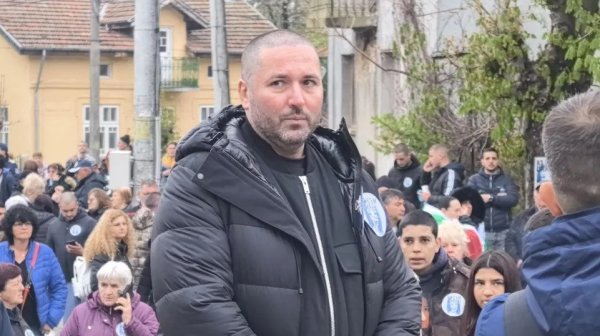 Личност на годината за България: Френско издание отличи бащата на 12-годишната Сияна