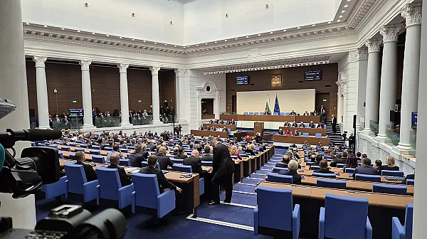 Парламенът днес: Изслушвания за цените на енергията и незаконното видеонаблюдение