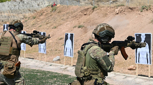 Вдигнаха заплатите на военните и пак се търсят войници. Стартира се от 2300 лв