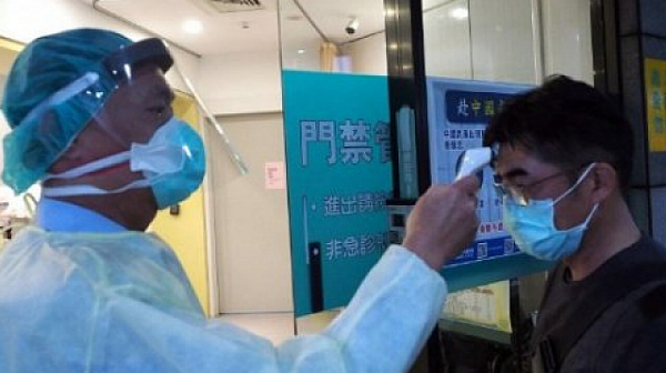 Пикът на коронавируса в Китай отминава, но расте в други страни