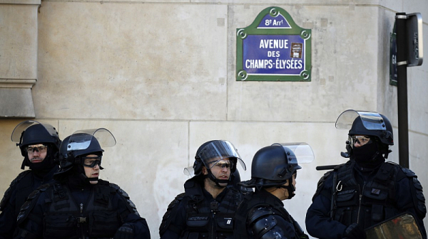Френската полиция проверява домовете на десетки ислямисти