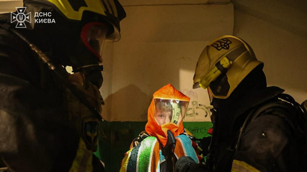 Говорят за „мирен план“, а Русия удря: 6 загинали при масирана атака, украински домове горят