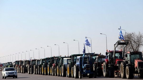 Затрудненията по граничните пунктове с Гърция продължават с пълна сила