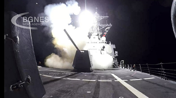 САЩ унищожиха подводен дрон и близо 20 балистични ракети при серия от удари срещу хутите