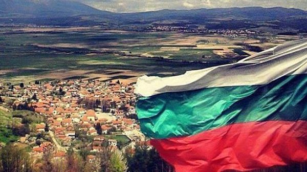 Историци против инициатива: Не ни трябва бутафорно патриотарство, а открити дискусии