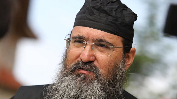 Архимандрит Никанор: Патриарх Даниил смесва жертвата с насилника