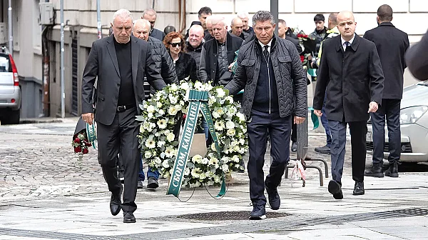 Тъжна събота: България изпрати в последния им път две свои легенди