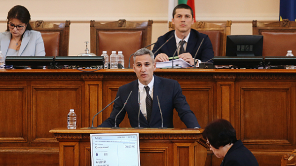 ПП: Нова коалиция иска да отстрани председателя на НС Никола Минчев!