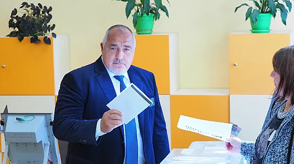 Борисов гласува с хартиена бюлетина, не вижда шанс за съставяне на кабинет