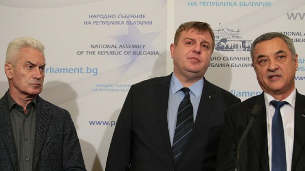 Сидеров: Каракачанов отдавна е за сваляне, Симеонов не трябва да е в политиката
