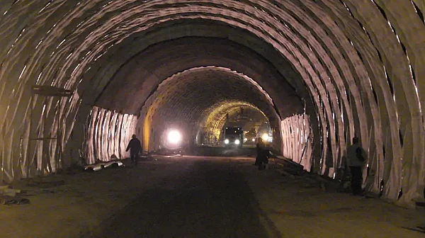 Тайните тунели на България. Мистерия ли е тунелът в хижата на ужасите?