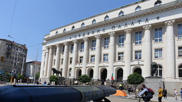 Фалшив сигнал за бомба затвори сграда на Съдебната палата - София
