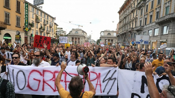 Масови протести в Италия заради „зеления пропуск“