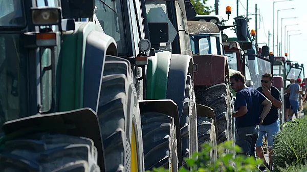 Фермерски протести блокират ключови пътни артерии в Сърбия