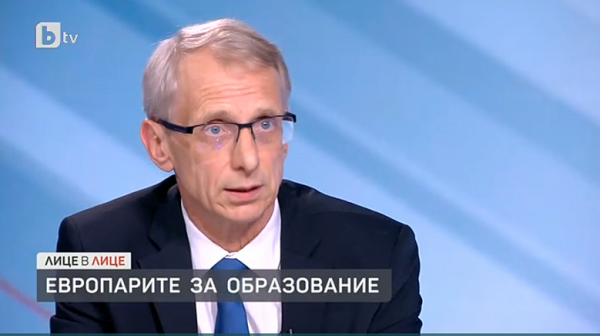 Проф. Николай Денков: Има индикации за толерантност за деца със симптоми на ковид