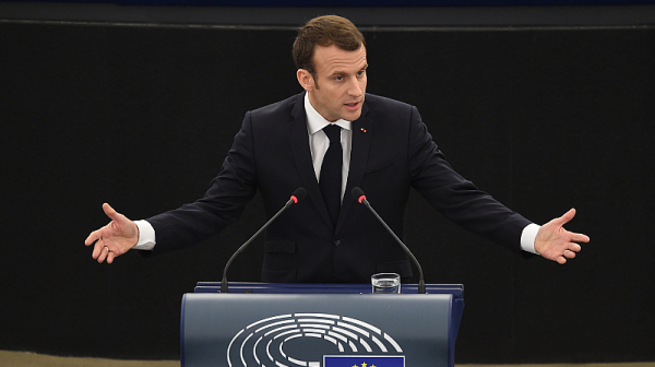 Макрон: Във Франция военната служба ще бъде доброволна