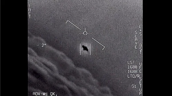 Пентагонът показа видеа с НЛО. Журналист тръгна да търси извънземни – ето какво откри