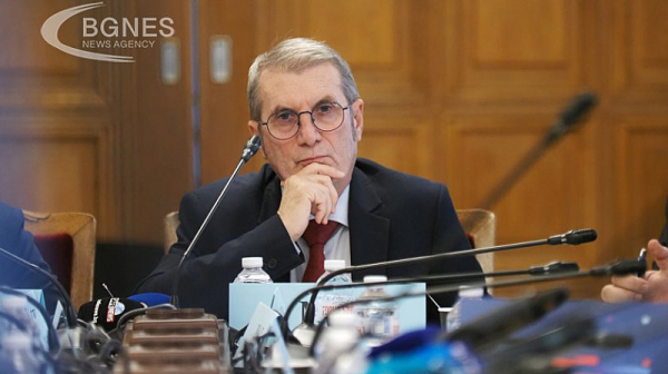 Проф. Христо Хинков няма да бъде министър след ротацията