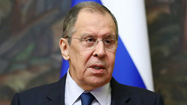 Русия обмисля вариант за намаляване на дипломатическо си представителство на Запад