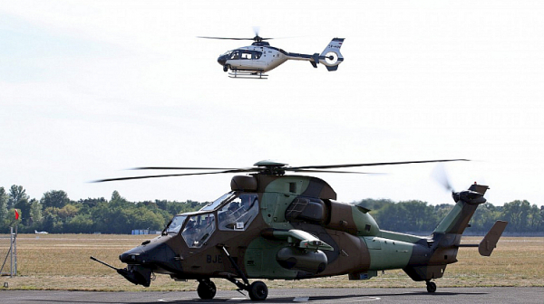 Американски вертолети кръжат над България