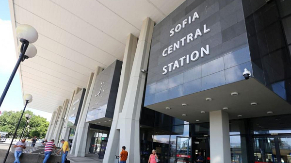 Централната ЖП гара на София в ремонт над година. Как ще пътуваме?