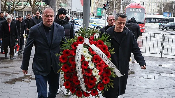 Целият отбор на ЦСКА и десетки легенди изпратиха Георги Велинов