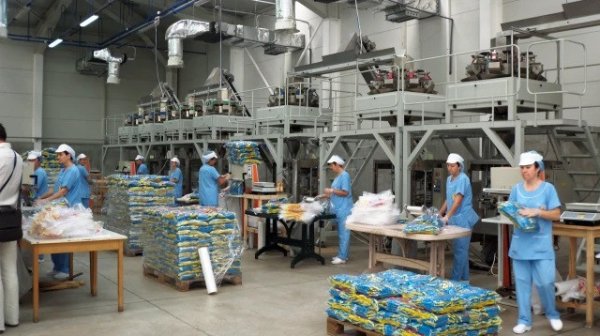 Противоречива картина: Индустрията в България затъва, заплатите и потреблението растат