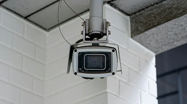 От козметичния салон в порно сайт: Разследват студио за красота в Бургас за незаконни камери