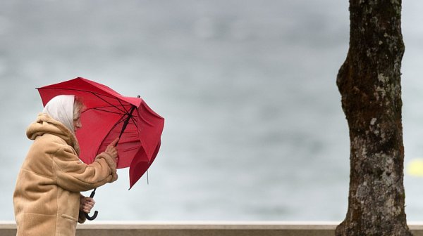 Силен южен вятър и рязък контраст в температурите в страната