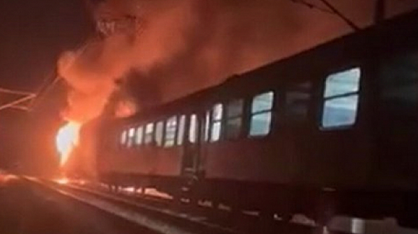 Няма пострадали пътници при пожара в бързия влак София-Варна