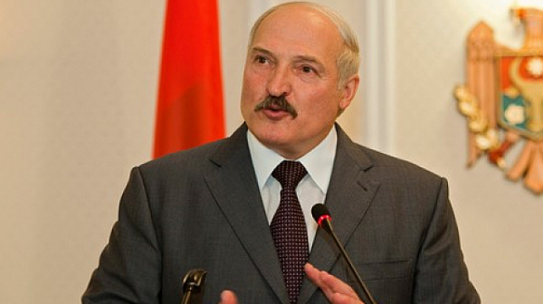 Лукашенко заподозря, че НАТО готви ”алтернативен президент” в Беларус