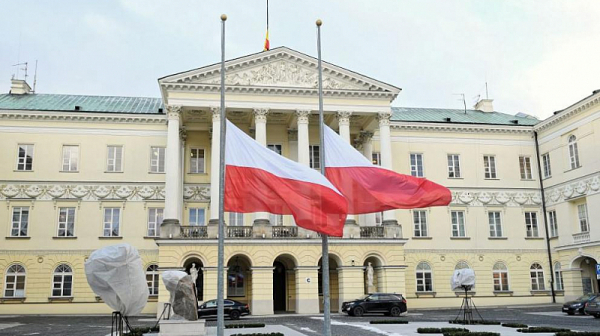 Полша забрани на руснаците да влизат по въздух и море