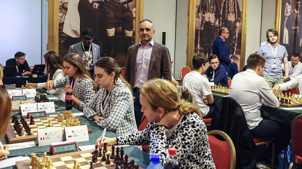 Златните момичета на българския шахмат са на крачка от исторически успех