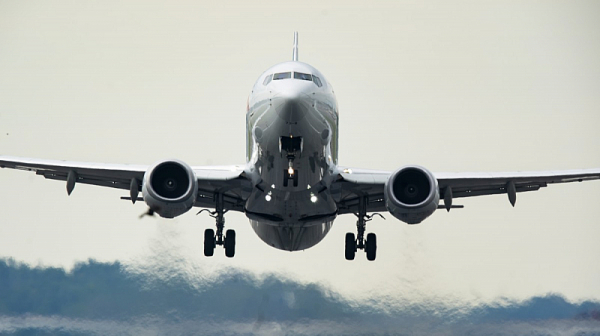 Правителствени самолет прибира посланика ни и още 64 българи от Москва