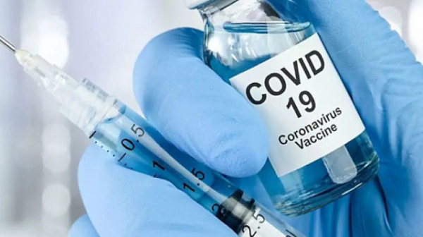 Задължителна ваксинация срещу COVID-19 за полицаи и медици в Чехия