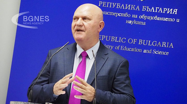 Министър Цоков: Заплатите на учителите може да се увеличат и още