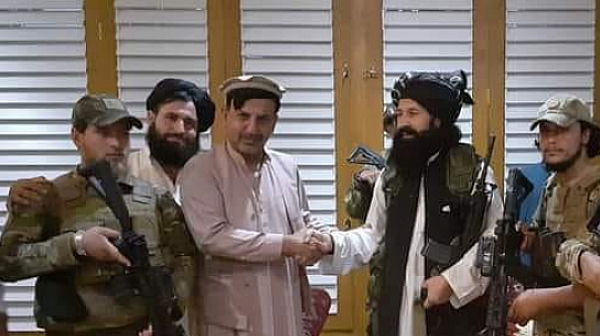 Братът на афганистанския президент се присъедини към талибаните