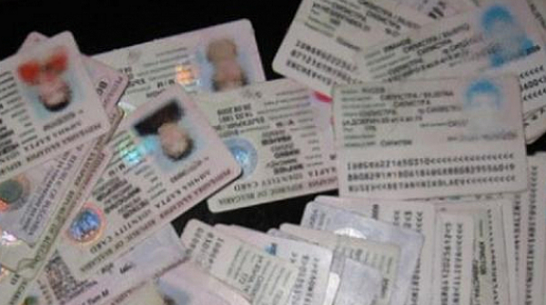 Срокът на личните карти, който изтича от 13 март до 31 октомври, се удължава с 6 месеца