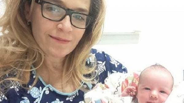 Изписват утре Деси Иванчева и бебенцето й от болницата