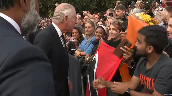 „Бог да пази краля“: Чарлз III пристигна в Бъкингамския дворец /видео/