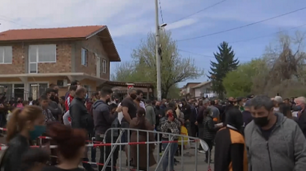 ГЕРБ печели вота в големите ромски квартали в страната