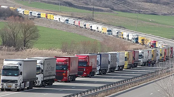Протестиращите спряха влизането на камиони в България от Сърбия и Северна Македония